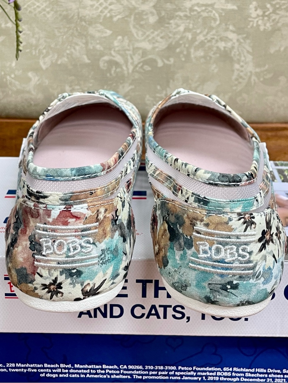 Skechers BOBS Plush Dreamin Daisy Floral Slip On Flats Size 10 NIB - Picture 8 of 11